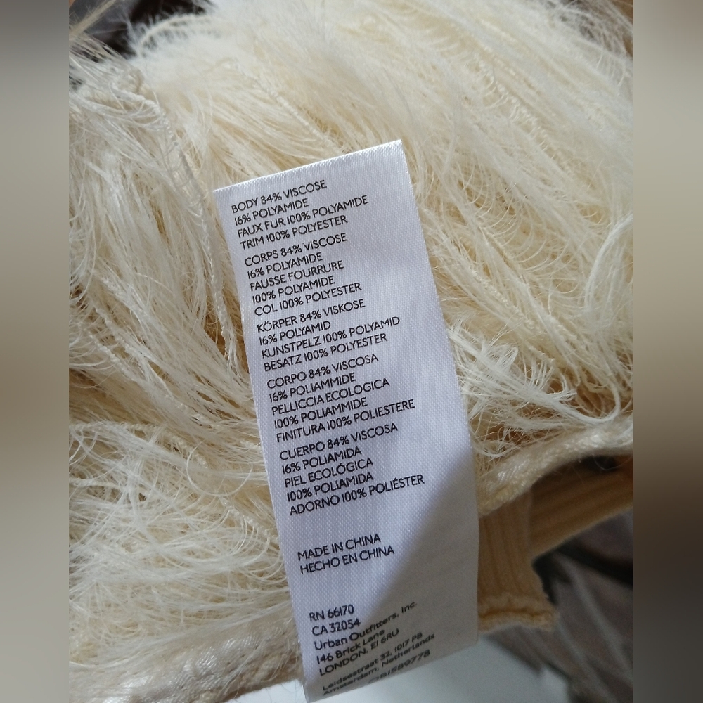 URBAN OUTFITTERS Ivory Faux FUR Fringe BANDEAU Tube TOP Y2K Summer Women's S - Picture 6 of 8